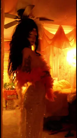 Heheh feeling so #showgirl 🎪🦋 #pixiehollow 🔮💚