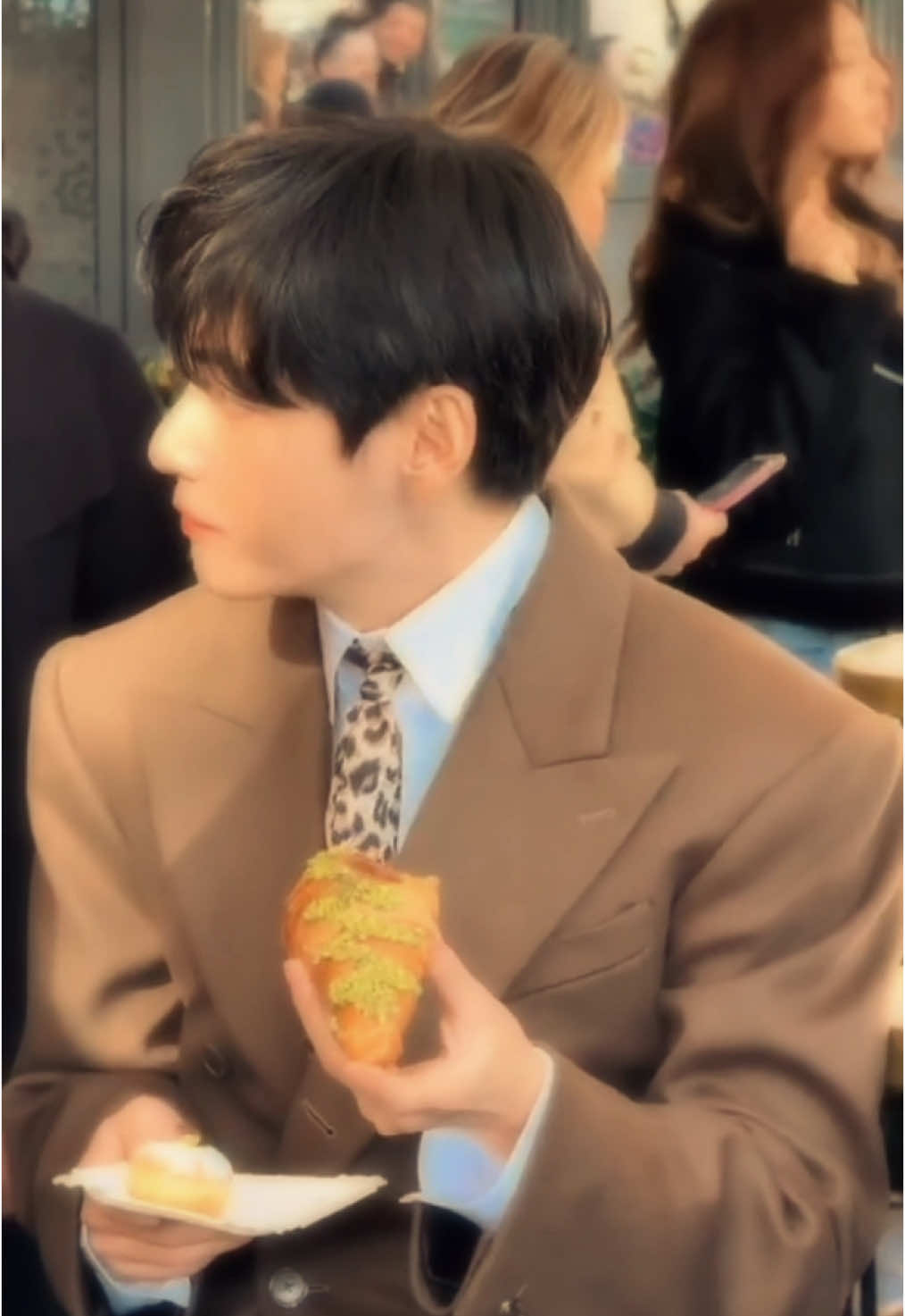 #taehyung #V #paris 