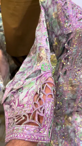 الخام شيفون و حرير ايطالي ديجيتال قطعتين شغل تطريز و فصوص متروس كرستال لين تحت سلاسله 