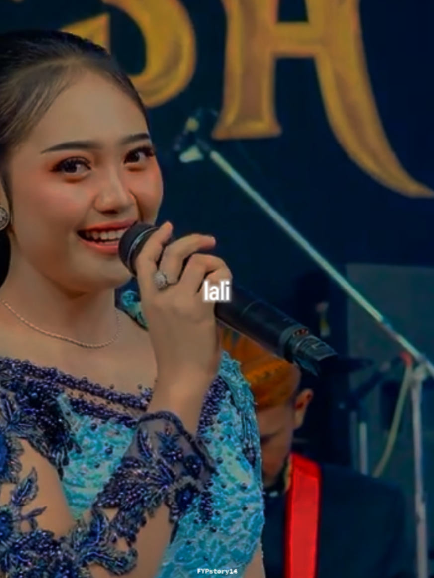NYIDAM SARI - SILVY KULALASARI ... ( MAHESA MUSIC ) #silvykumalasari  #silvikumalasari  #nyidamsari  #musikdangdut #dangduttiktok 