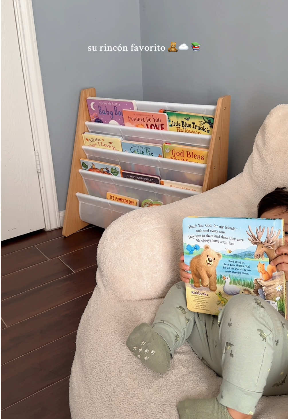 ya listo para la temporada 🍂🥹 aún me falta comprar más #babyboy #toddler #babybookshelf 