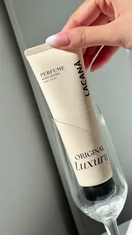 สู่ลูกค้าลาคาน่า วันที่ 8 ตุลาคมนี้ !  #lacanathailand #น้ําหอมลาคาน่า #โลชั่นน้ำหอมลาคาน่า #ออยล์บํารุงผม #แฮร์ออยล์ลาร์คาร์นาร์ 