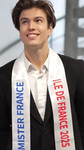 Premiers pas en tant que @MISTER FRANCE OFFICIEL pour l'Île de France 🤴🥹  Costumes | @PALENZO COLLEZIONI  📍34 rue de Turenne, 75003 Évènement | @bonnetable  📍154 voie Georges Pompidou, 75001 
