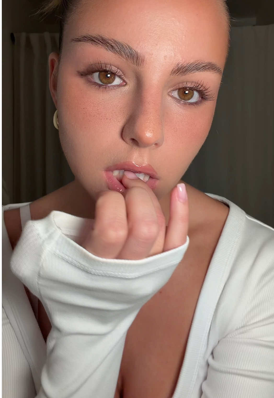 😗