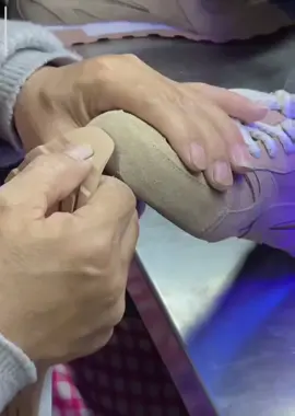 Calzado de maquina.Sole, upper fitting.#sneakers #calzado maquina#shoes machine#Scarpe macchine#sneakers 