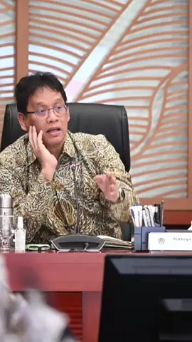 Hari ini, Menkeu @Purbaya Yudhi Sadewa bertemu dengan gubernur dari seluruh Indonesia di kantor Kemenkeu RI. Dari pertemuan ini, Menkeu mendengarkan aspirasi para gubernur terkait permasalahan dan fokus pembangunan di masing-masing provinsi. Semoga langkah Pak Menkeu ini dapat membuahkan hasil positif bagi masyarakat, ya! #purbaya #menterikeuangan  #ekonomiri #berita  #MenkeuPurbaya 