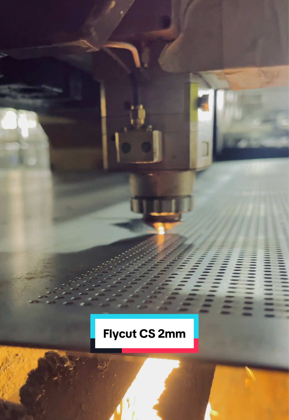 Sắt 2mm – lỗ 3mm. Cắt thường 15 tiếng, flycut còn 4 tiếng . Đúng là võ công cao cường 😂 #cnc #cncvietnam #LaserCutting #flycut 