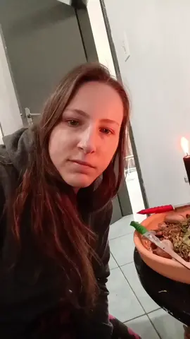 ✨🔥 Quando o espírito fala, a carne se cala. Hoje, meu pai veio e deixou o recado — tem gente que vai tentar me desviar com palavras, mas quem caminha na luz não teme sombra. 👁️ Falar da escolha espiritual dos outros é fácil… difícil é sustentar a própria verdade diante do espelho. 🖤 Eu sigo firme, guiada pela força dos meus, pela fé e pela justiça espiritual. Quem tem fundamento, não se abala. ⚡Axé dos antigos. Proteção dos que me guardam. E pra quem insiste em julgar: cuide do seu caminho, que o meu já tem dono. #ExuCaveira #ForçaEspiritual #MédiunsDeLuz #TrabalhoDeAxé #ProteçãoEspiritual 