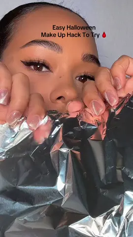 Simple Halloween scratch hack to try!   Things you need: •red lipstick, foil & fake blood  #easyhalloweenmakeup #makeup  Ib @IG: Annamakeup_artist 