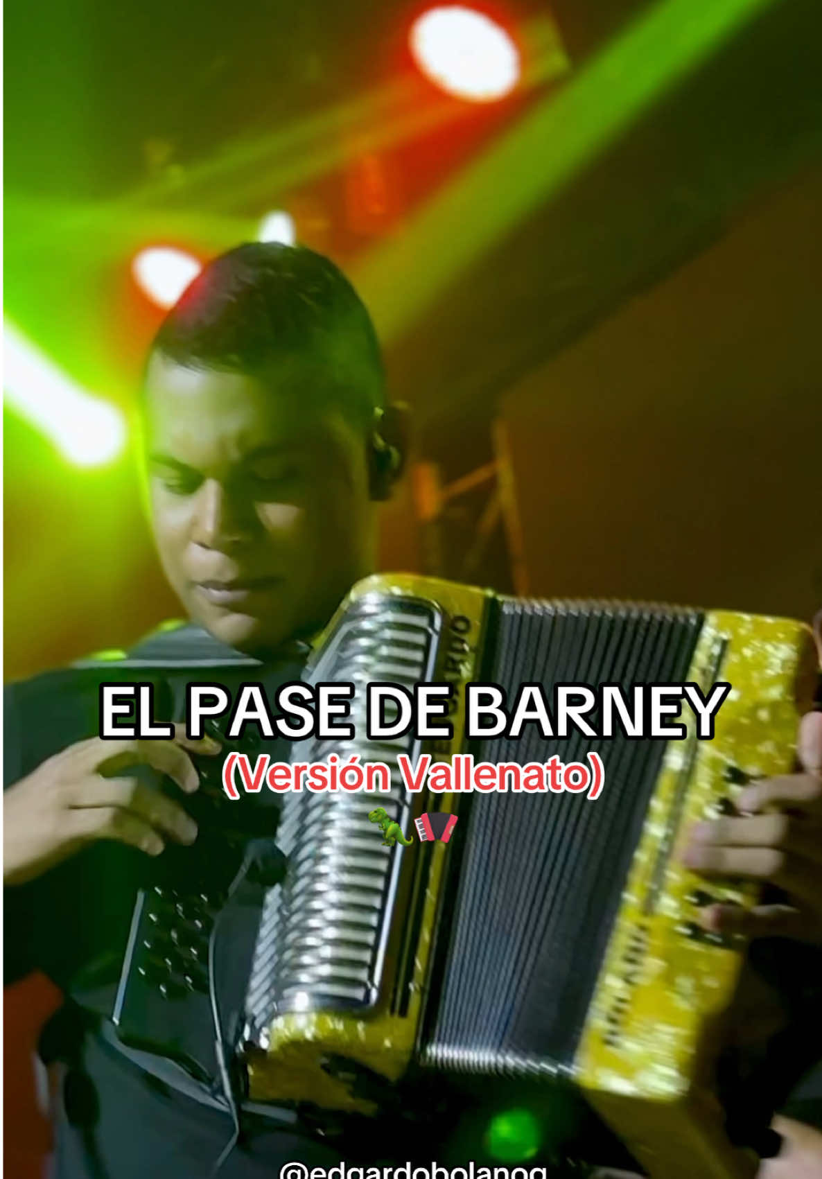 Barney es un dinosaurio que vive en nuestra mente🦖🪗 #barney #vallenato #acordeon #pase #humor 