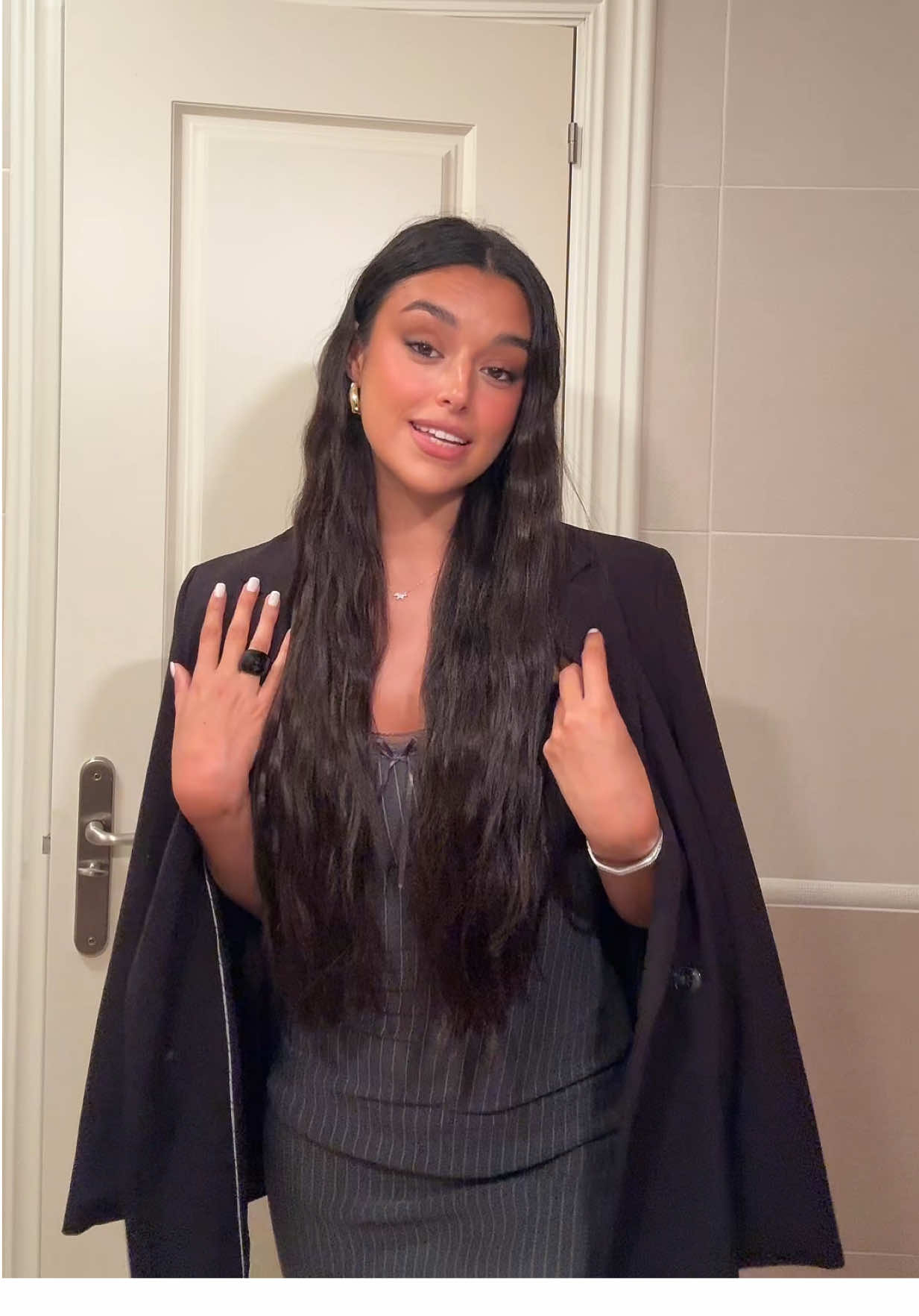 Publicidad. Mi truco para desmaquillarme en segundos: Pur Bleuet de @Yves Rocher España agitas, pasas el algodón y adiós maquillaje 😍💙