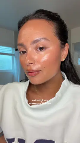 my go-to right now!!! @rhode skin @Hourglass Cosmetics @Kosas @REFY @Rare Beauty @makeupbymario @Huda Beauty @Charlotte Tilbury #makeup #glowymakeup #naturalmakeup #easymakeup #simplemakeup 