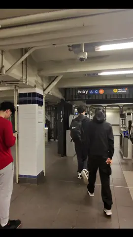 Subway daily task 😂 #subway #nofunnyshxttv #nyc 