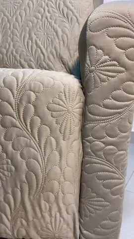 Capa de sofá 1 lugar matelada em tecido premium✨✅