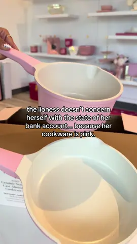 Clearly the lioness has priorities 💅✨ #parishilton #pink #cookware #iconic #Lifestyle 