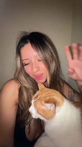 her nails are so LONG help #fypシ 