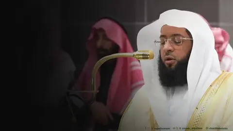 - الميسر في غريب القرآن الكريم: ﴿ كَمِشۡكَوٰةٖ ﴾: الِمشْكاةُ: الكَوَّة في الحائِطِ غيرُ النَّافِذَةِ. ﴿ مِصۡبَاحٌۖ ﴾: سِرَاجٌ. ﴿ زُجَاجَةٍۖ ﴾: قِنْدِيلٍ مِنَ الزُّجاجِ صافٍ أزْهَرَ. ﴿ كَوۡكَبٞ دُرِّيّٞ ﴾: نَجْمٌ مُضِيءٌ كالدُّرِّ في صَفائِه وإشْرَاقِه. ﴿ لَّا شَرۡقِيَّةٖ وَلَا غَرۡبِيَّةٖ ﴾: أي: بَلْ هِيَ في موقِعٍ مُتَوَسِّطٍ بينَ الشَّرقِ والغَرْبِ، فَتَتَعَرَّضُ للشَّمسِ طوالَ النَّهارِ. #بدر_التركي #تلاوات #قرآن #الحرم_المكي #سورة_النور 