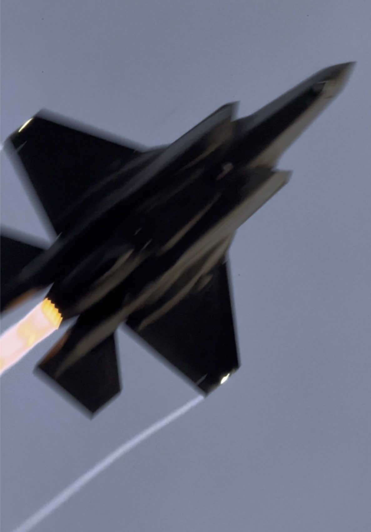 Vertical Takeoff • • • 🎥 Luca Talani • • • #f35 