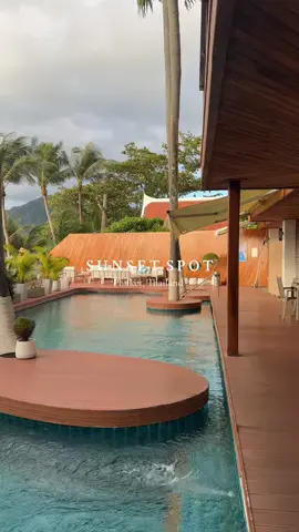 📍@thecommunebar  #creatorsearchinsights #sunset #phuket #cliffbar 