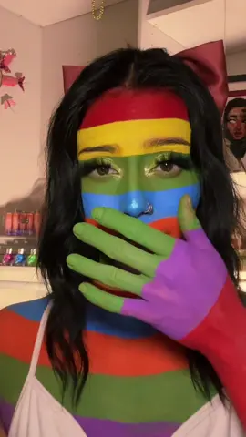 i’ve got a reaaaalllyyy bad case of the stripes girls 😔💯🤞🏼 #makeup #HalloweenMakeup 