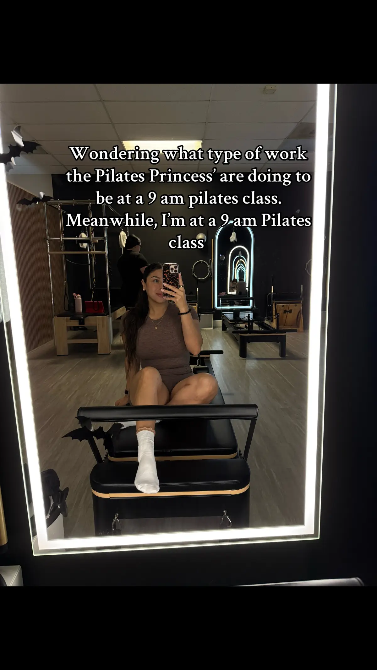 What type of work do my girlies do to have such a flexible schedule 👀💕 #forthegirls #gymbaddie #pilatesprincess 