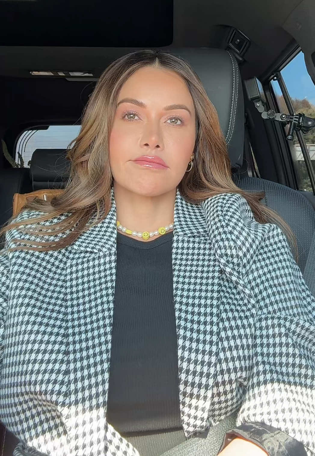 Llévatelo Viento! 🍃💨 🧘‍♀️  #fyp #humor #chiquis #itiswhatitis #nobadvibes 