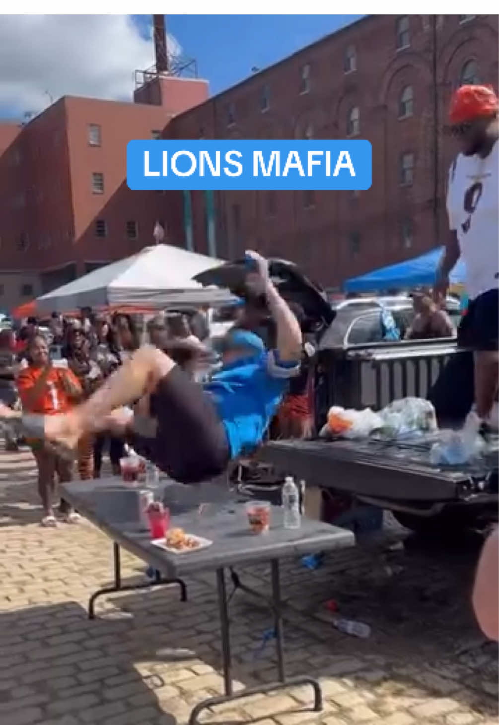 One Pride doing their best Bills Mafia impression in Cincy (via IG/jason.drees) #detroitlions #onepride #nfl #football 