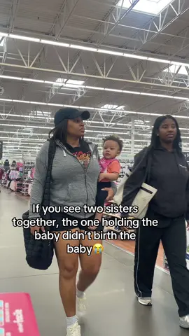 This is indeed a fact 😂 I forget I have a baby when my folks around 🤣🫶🏽 #girlmom #sisters @Nissaandreaa 