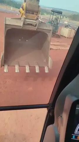 Gaúcho Mello. semos operadores iguais independente tamanho do equipamento.