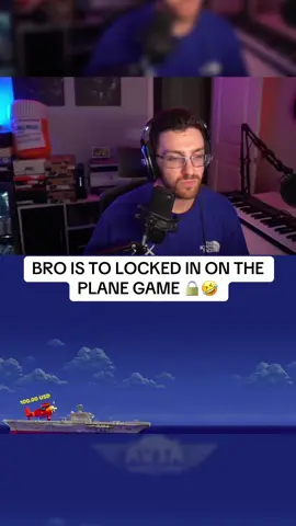 BRO IS TO LOCKED IN ON THE PLANE GAME 🔒🤣 #streamer #kick #planes #locked 