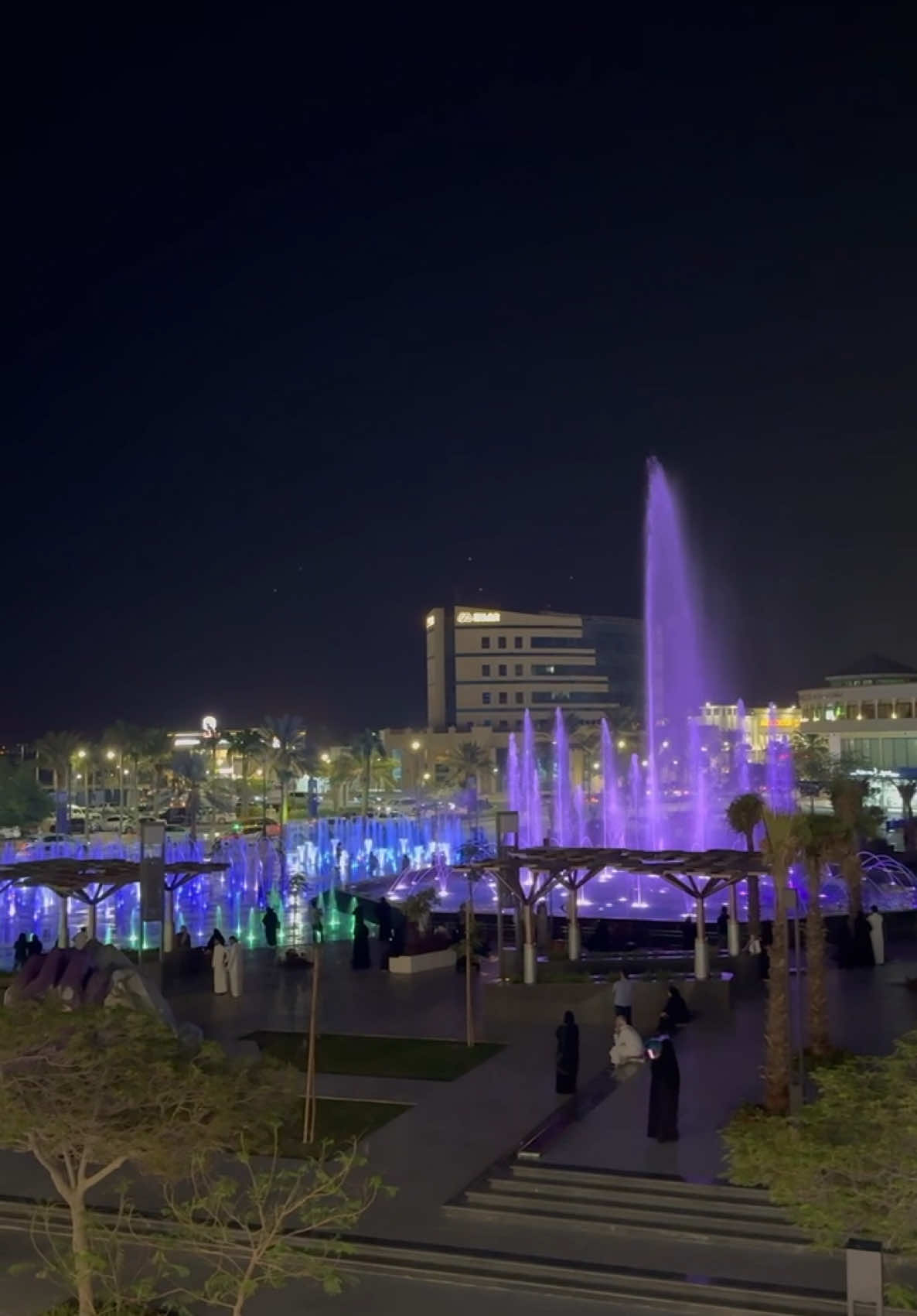 نافورة ساحة حياة ⛲️✨ #الجبيل_الصناعية #نافورة_ساحة_حياة #ساحة_حياة_الجبيل #كافيهات_الجبيل_الصناعية #الفناتير_الجبيل #كافيهات_الشرقية #فضل_شاكر #مطاعم_الشرقية #الجبيل_الان #الجبيل_الفناتير #اماكن_بالجبيل 