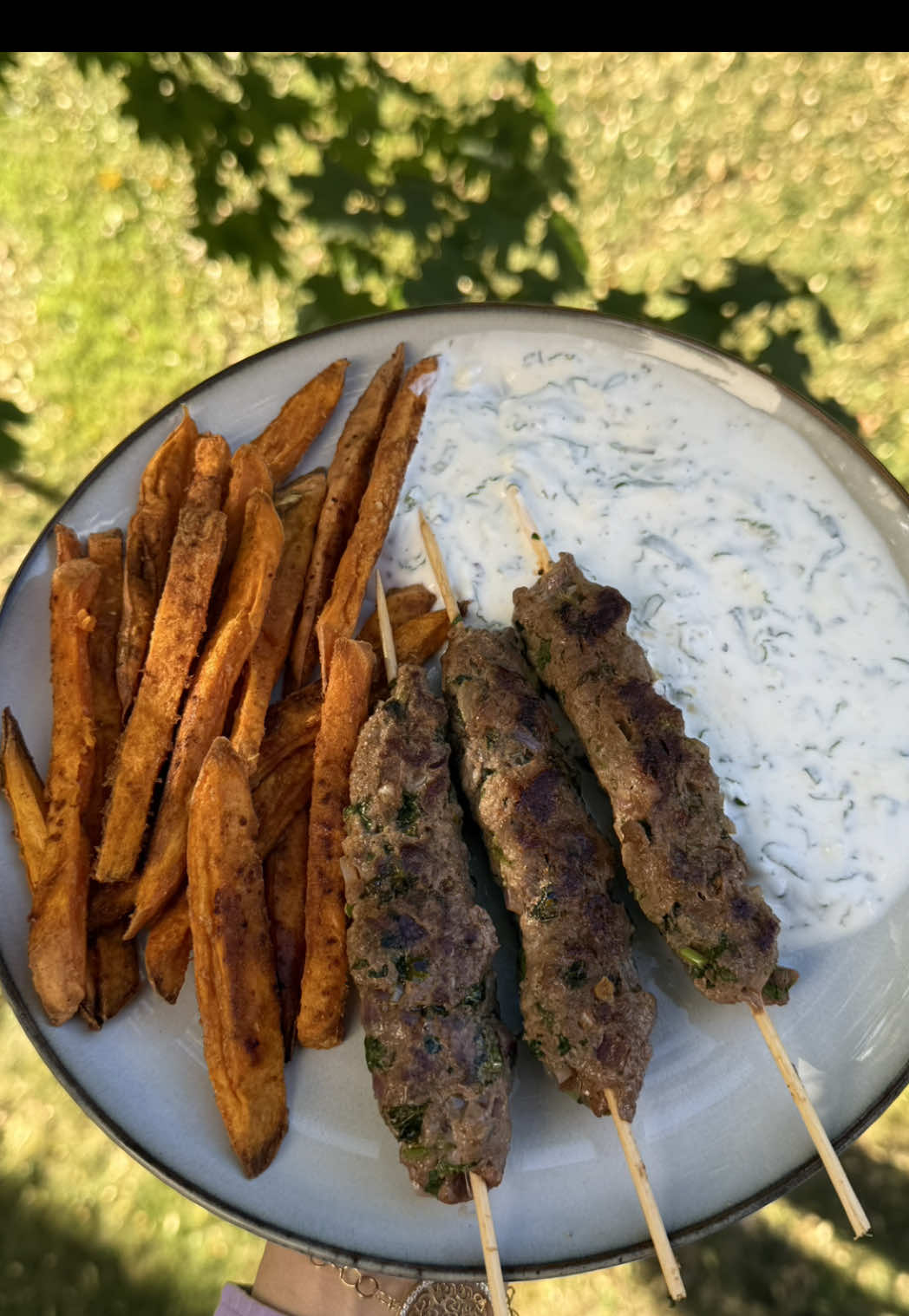 Assiette kefta, patate douce, sauce yaourt menthe ✨🍠 b7al dima ra2iii3aa 🤤