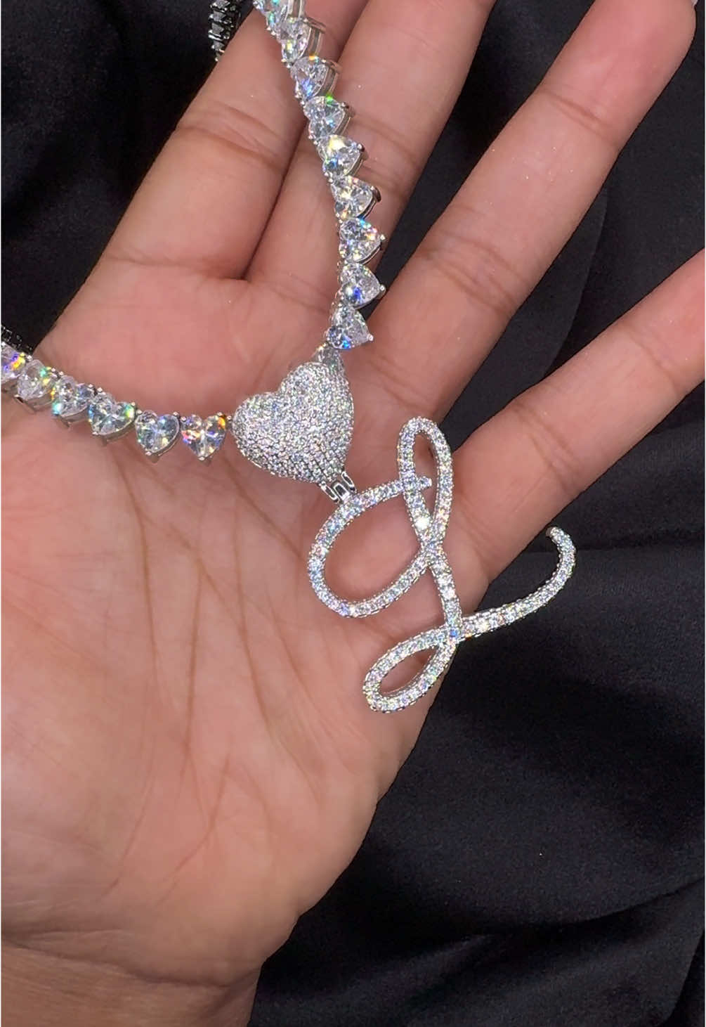 The it girl necklace💖 #initialnecklace #customjewelry 