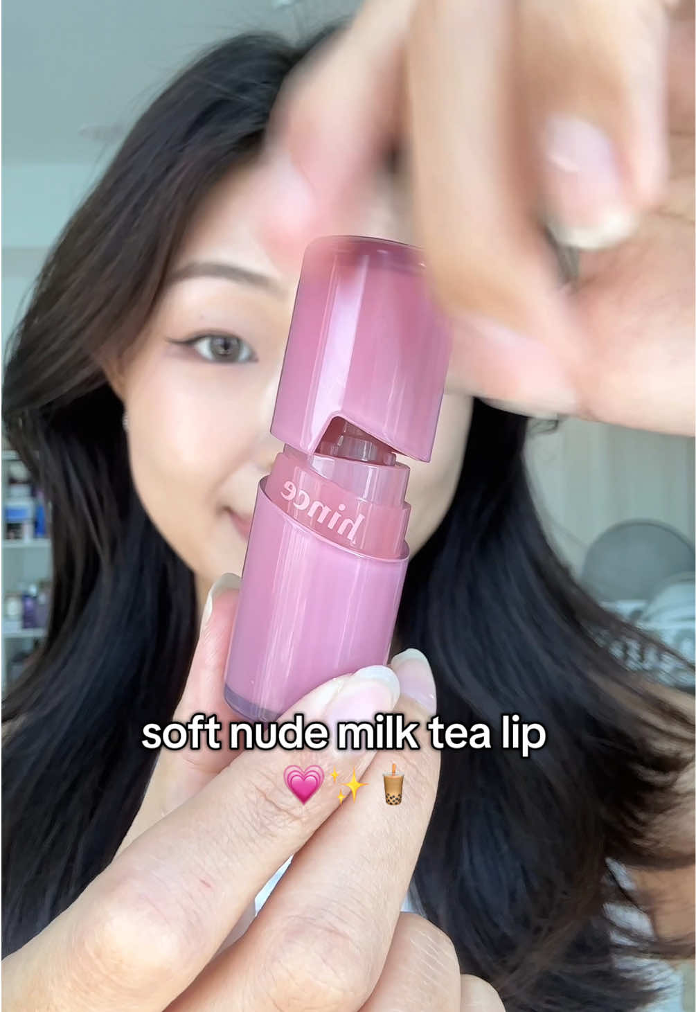soft nude milk tea lip tint from hince!! 🧋🫧💗 @user04273927703  . get it on yesstyle! use code AWEDREY18 to get extra $$ off at checkout 🫶 @YesStyle @YesStyleInfluencers  . #kbeauty #koreanmakeup #hince #rawglowgeltint #yesstylereview 