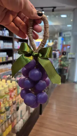 E ficaram tão lindos, que quando os vi pela primeira vez, meus olhos se encheram 😍🥰 . . #saboneteartesanal #saboaria #cachostiktok #cachodeuva #saboneteartesanal 