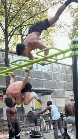 Vraiment bercy ça a changé 😭 @Baki_calisthenics #viral #workout #calisthenics #fyp #sport 