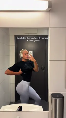 You are missing out on the glutes gains if you aren’t saving and trying this workout!! @DFYNE c0de: ELLIE 🤍 #GymTok #glutegrowth #dfyne #glutes #gymmotivation 