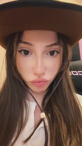 Yt: Anuq1 თქვენი აზრით რა თამაში გაისტრიმება დღეს? 🤠 #fyp #anuq 