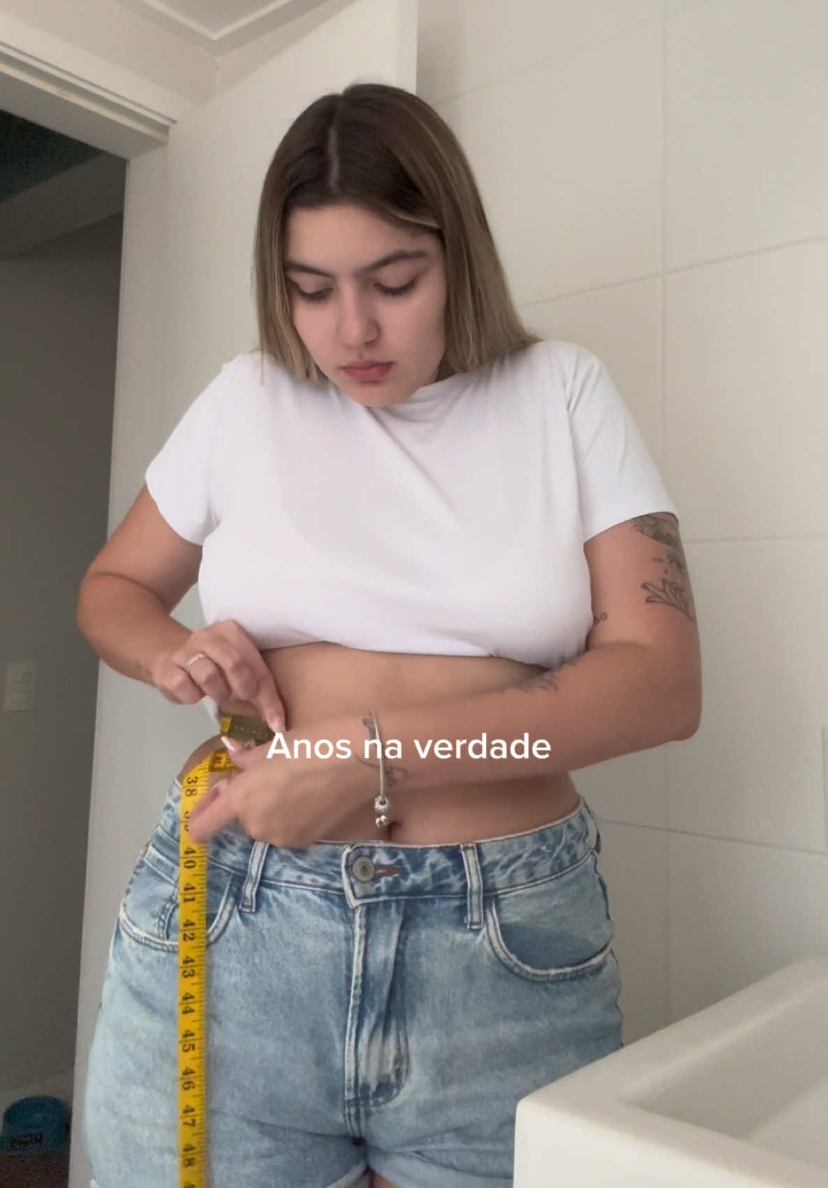 Não, eu não acordei simplesmente com 100kg…Esse corpo obeso foi construído por anos (5 pra ser mais exata) Mas nós vencemos, nós conseguimos! 