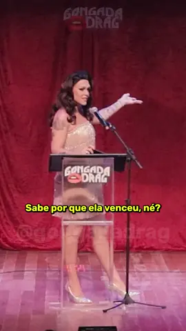 Dia dos Professores tá aí e a sala tá lotada, afinal, hoje é dia de chamada oral na Gongada Academia de Drags e ainda vamos revelar as selecionadas desse vestibular para o novo elenco 👩‍🏫💅 💋 Gongada Drag ACADEMIA DE DRAGS 🗓 7 de outubro 📍 Teatro das Artes - Av. Rebouças, 3970 O oferecimento do trimestre tá um absurdo: tem Gongada da Pepita, Jogo das Divas, e ainda rola São Luís, Curitiba, Campinas e mais. Clica no link da bio pra montar sua grade 📝
