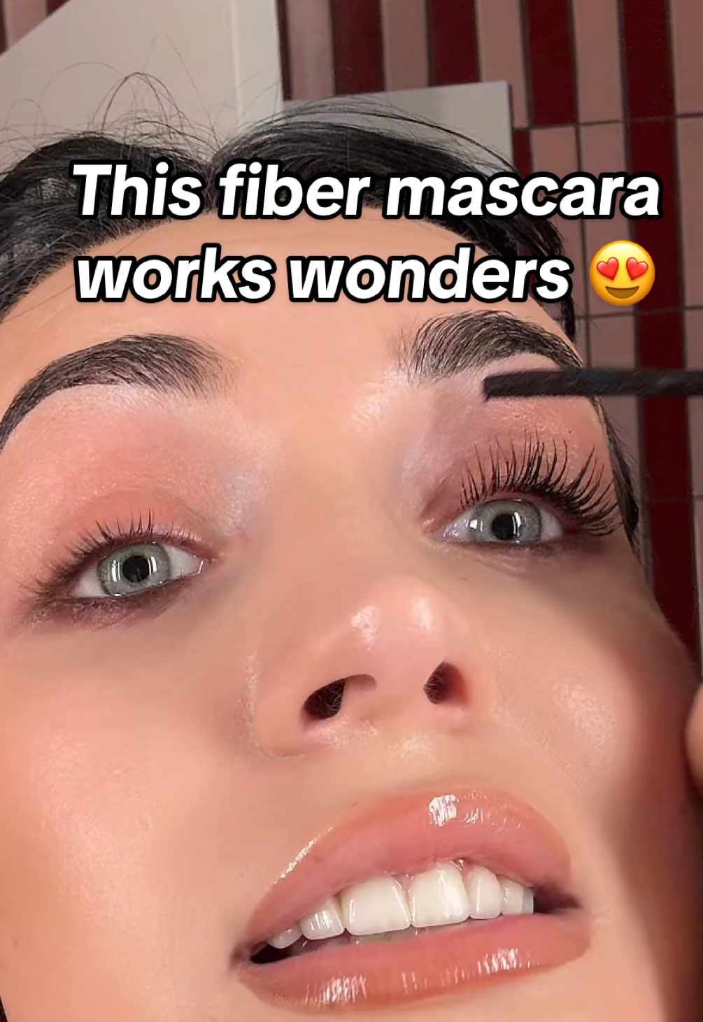 @loréal paris usa extensions mascara is THAT girl ❤️ #mascarareview #extensionistmascara #fibermascara #lorealmascara #tiktokshopblackfriday 