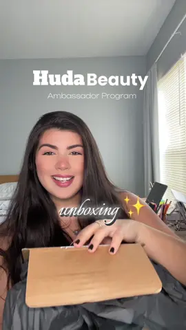 ✨ ¡Unboxing de mis primeros productos de @hudabeauty! ✨ Miren lo hermosos que están 🤎¿Cuál quieren que pruebe primero? 👇🏼 Puedes comprarlos con mi link de afiliado (¡me ayudas muchísimo!) en mi bio 🔗   #hudabeauties #unboxing #hudabeauty #unboxing