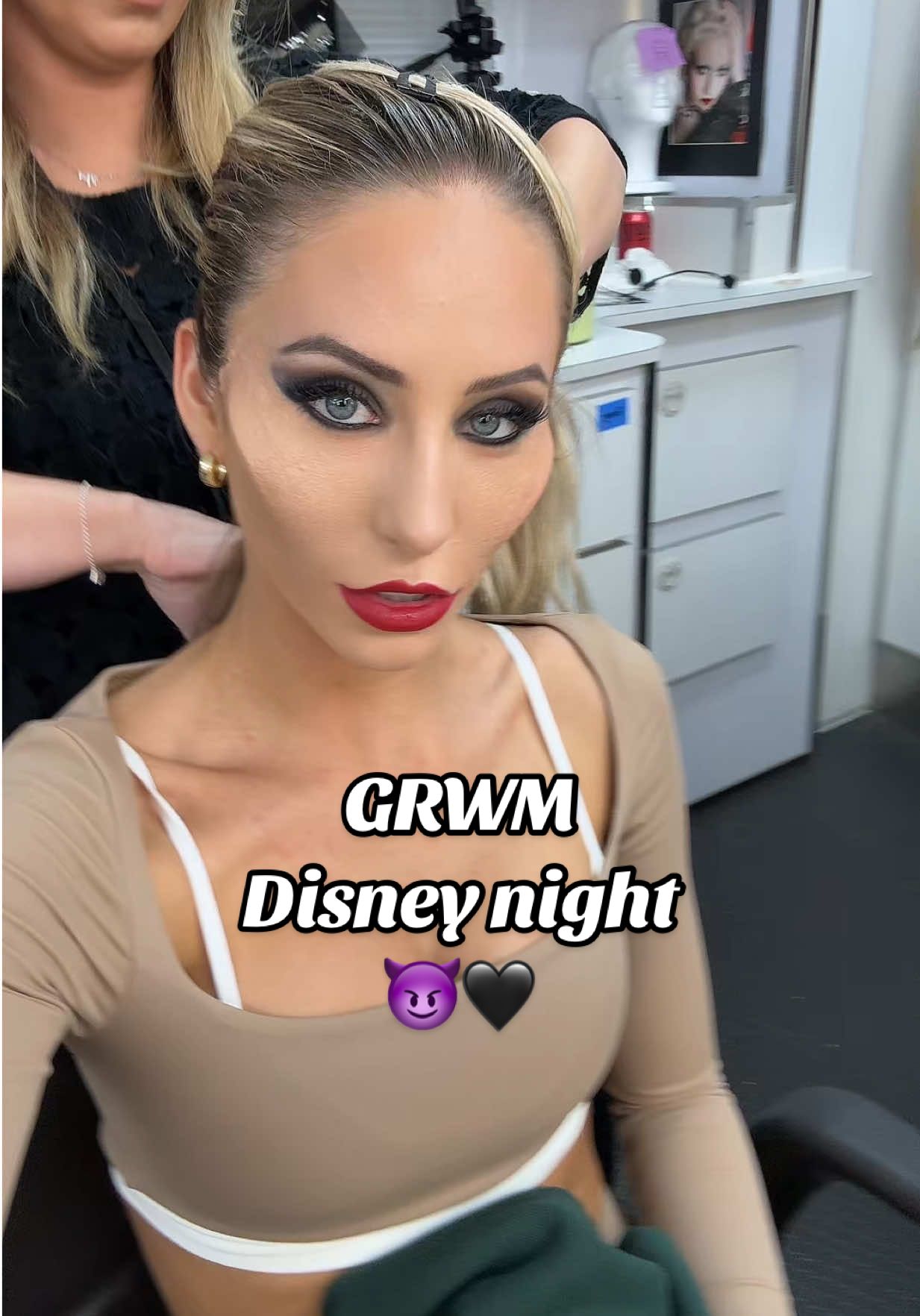 I’m so ready 👁️👁️👁️👁️👁️ Live show at 8pm EST (voting opens 5pm PST /8pm EST) txt ALIX to 21523 10x and on abc.com