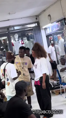 J’ai Pranké @Oumar iPhone❤️🍏🍏 avec @CHRISTINE L’BELLE🖤 #prank #abidjan225🇨🇮 #cotedivoire🇨🇮 