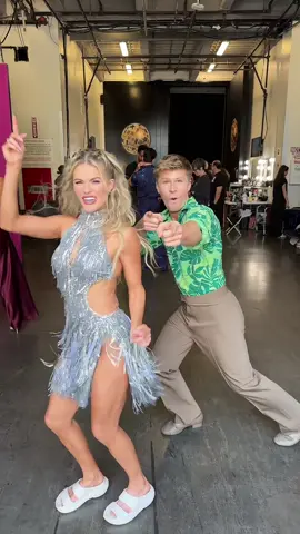 We’ve got a Disney night cha-cha coming your way! See you tonight. To VOTE text ROBERT to 21523 or head online to the link in my bio. Voting BEGINS: 8pmET / 7p CT / 5p PT - voting starts early at 5pm for everyone on the west coast! 
