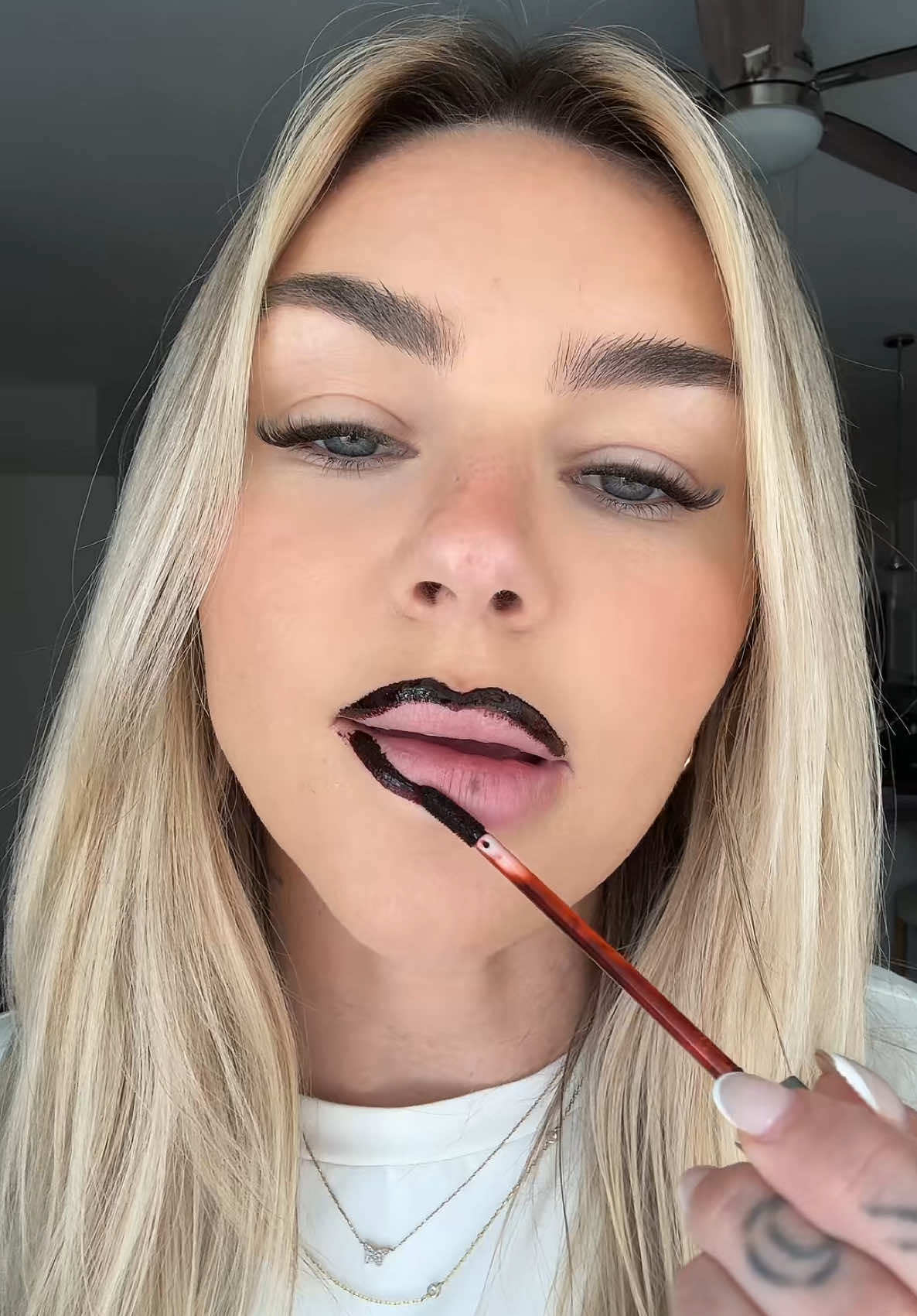 Consider my constant lip liner touch-ups officially CANCELLED 🙅‍♀️ @SACHEU Beauty US understood the assignment. #lifereadybeauty #sacheubeauty #liplinerstain #peelofflipstain 