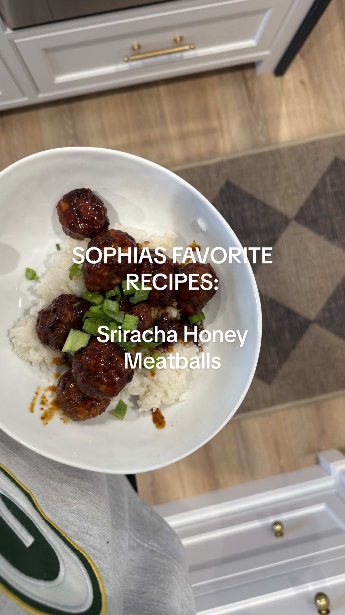 Bens favorite dinner out of all the meals I make!! shoutout @TONI PANNY who posted this recipe last year and now we make it literally once a week🤤 SRIRACHA HONEY MEATBALLS: Meatball Recipe -  You can totally buy frozen meatballs but I’m a freak about my meat so I like to make them at home (I eyeball measurements…I promise you it does not need to be perfect!) -ground turkey  -panko crumbs  -onion powder, garlic powder, salt & pepper -1 egg Ball it up and put it in 400 degree oven for 20 minutes.  SAUCE RECIPE:  (aka best part of this recipe. This is the sauced doubled and how I like to make it! If you don’t want it as saucy, halve the recipe): -3 cloves garlic -1 tbsp ginger  Coat meatballs in garlic and ginger.  In seperate bowl, mix together:  -1/2 cup soy sauce -4 tbsp rice vinegar  -6 tbsp honey -4 tsp sesame oil -4 tbsp sriracha  Dump over meatballs. Cook for 10ish minutes until sauce is thicker.  We serve over rice!! SO SO good! #srirachahoneymeatballs #DinnerIdeas #mealprep #easydinnerideas #sophialeerecipes 