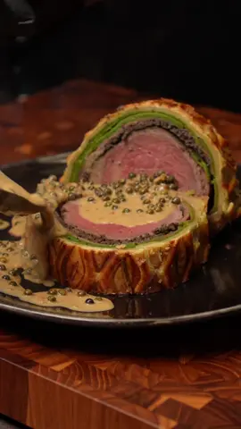 🥩🍄‍🟫Beef Wellington Recipe: - ﻿1 kg beef fillet - ﻿1 tbsp pepper - ﻿﻿2 tbsp olive oil - ﻿1 shallot - ﻿1 clove garlic - ﻿﻿10g rosemary - ﻿﻿10g thyme - ﻿﻿800g brown mushrooms - ﻿6-8 slices of Parma ham - ﻿﻿1 egg yolk (for brushing) - ﻿Crêpes depending on your choice (savory) For the puff pastry: - ﻿250 g wheat flour (Type 405) - ﻿1 tsp salt - ﻿﻿2 tsp sugar - ﻿﻿130 ml cold water - ﻿1 tbsp vinegar (e.g. apple cider vinegar) - ﻿﻿250g butter - ﻿﻿Some flour to work with. For the peppersauce: - 1 tbs butter - 1/2 shallot - green pepper(pickled) - Cognac or Chantre - doubble cream - gus #beefwellington #gordonramsay #Recipe #cooking #meat @Gordon Ramsay 