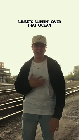 y’all really streamed this one close to 350,000 times 🥹 thank you all so much #country #nashville #artist #Relationship #cool 