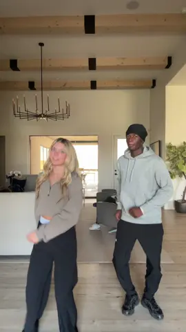 we hit that @Ian jumpp #fyp #viral #fypシ #dance #influencer 